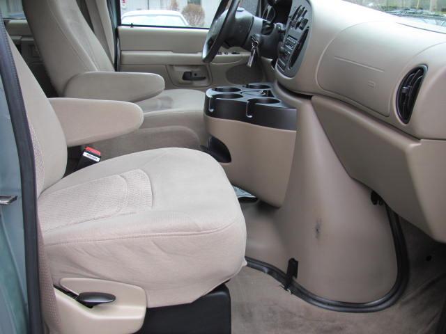 Ford Econoline Wagon 2006 photo 5