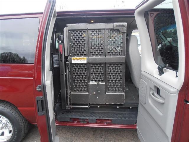 Ford Econoline Wagon 2006 photo 1