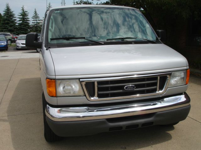 Ford Econoline Wagon 2006 photo 1