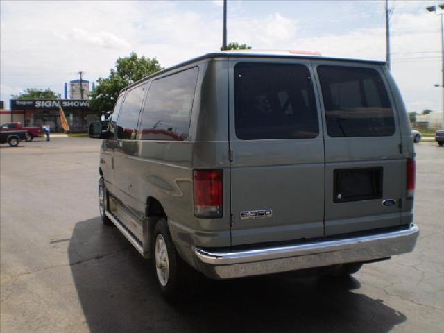 Ford Econoline Wagon 4dr Sdn 4.2L Quattro Auto AWD Sedan Passenger Van