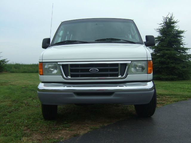 Ford Econoline Wagon 2006 photo 1