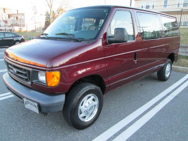 Ford Econoline Wagon Sport 4WD Passenger Van