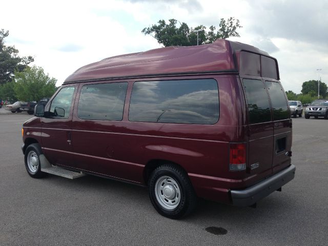 Ford Econoline Wagon 2dr Cpe V6 Manual GT Passenger Van