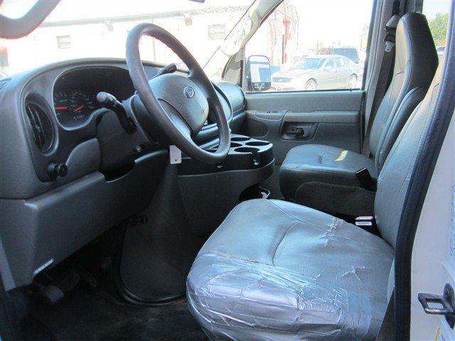 Ford Econoline Wagon 2006 photo 3