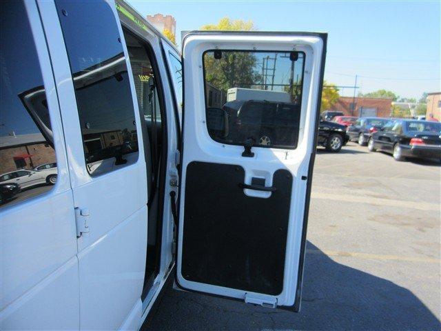 Ford Econoline Wagon 2006 photo 5