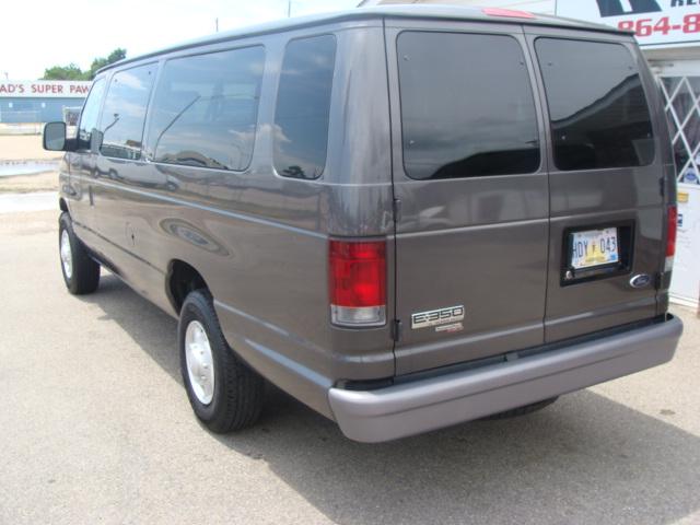 Ford Econoline Wagon 2007 photo 4