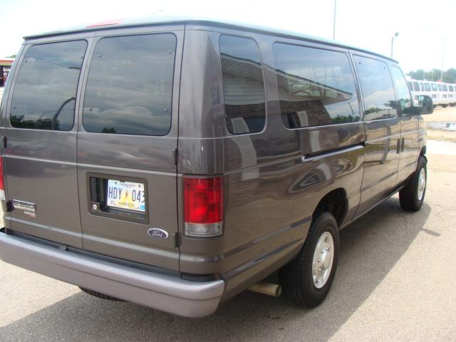 Ford Econoline Wagon 2007 photo 3
