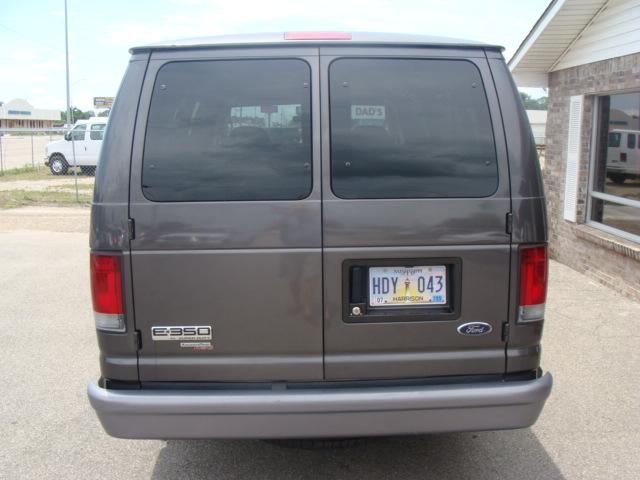 Ford Econoline Wagon Sport 4WD Passenger Van