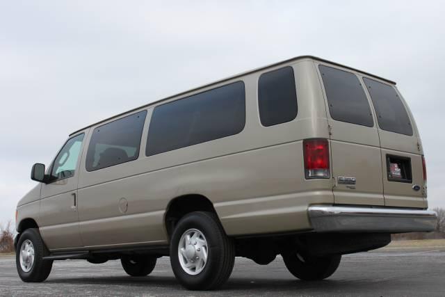 Ford Econoline Wagon 2007 photo 4