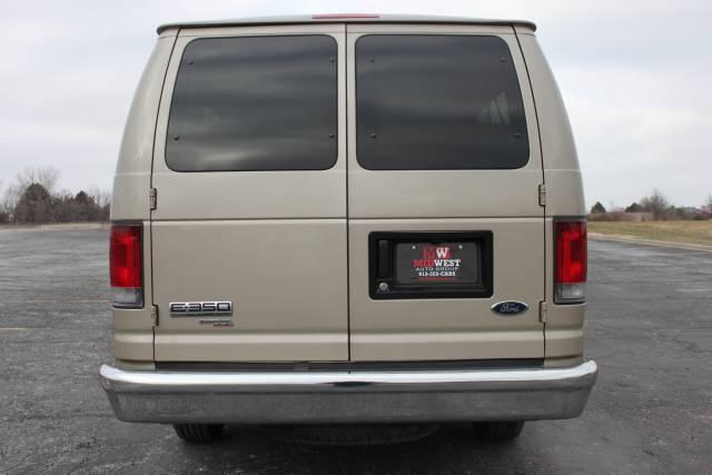 Ford Econoline Wagon 2007 photo 5