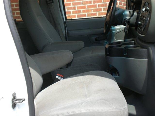 Ford Econoline Wagon 2007 photo 3