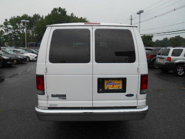 Ford Econoline Wagon 2007 photo 3