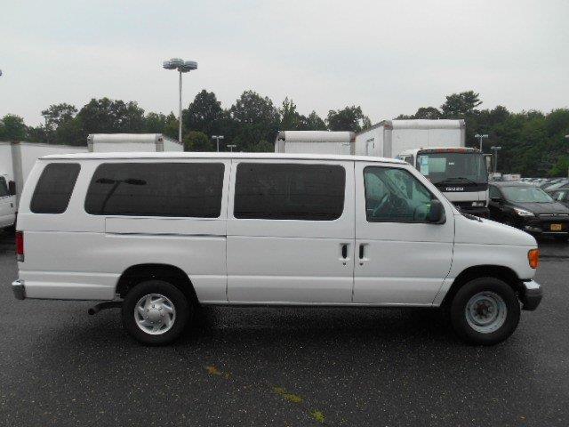 Ford Econoline Wagon 2007 photo 4