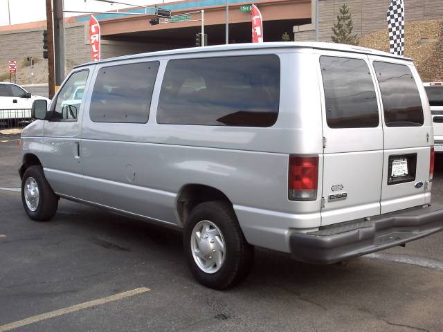 Ford Econoline Wagon Sport 4WD Passenger Van