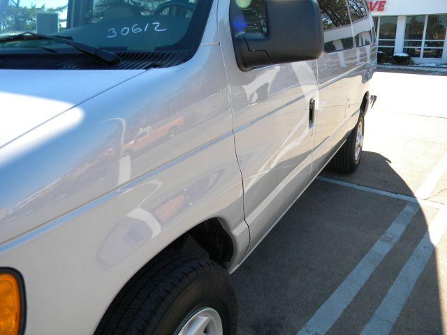 Ford Econoline Wagon 2007 photo 1