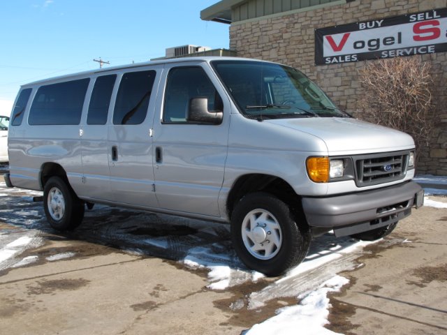 Ford Econoline Wagon 2007 photo 1