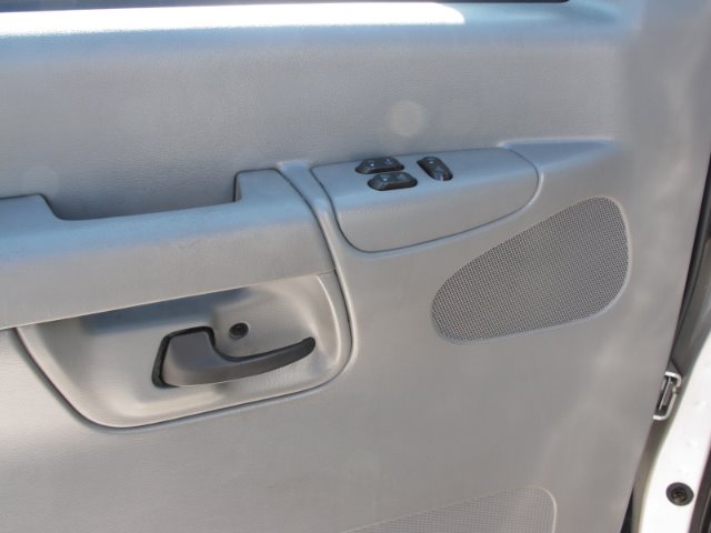 Ford Econoline Wagon 2007 photo 2