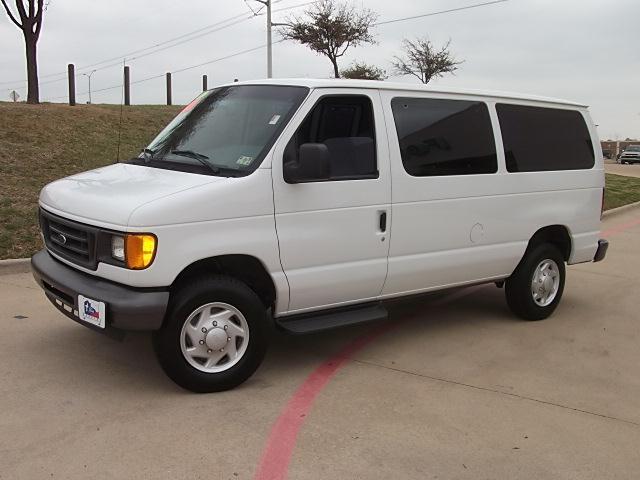 Ford Econoline Wagon 2007 photo 1