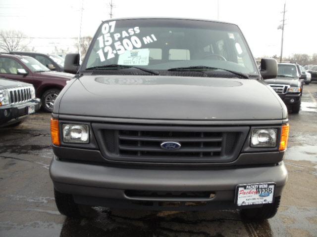 Ford Econoline Wagon 2007 photo 4