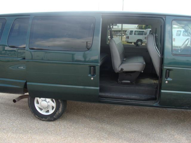 Ford Econoline Wagon 2007 photo 4