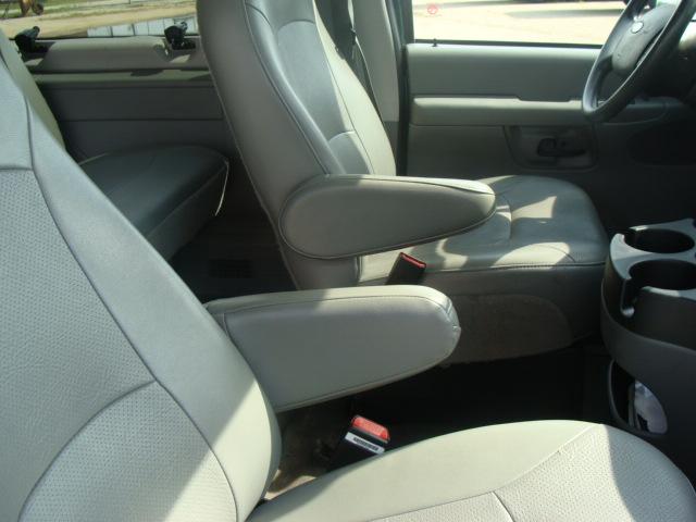 Ford Econoline Wagon 2007 photo 5