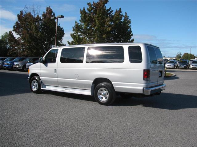 Ford Econoline Wagon 2007 photo 1