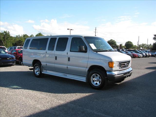 Ford Econoline Wagon 2007 photo 5
