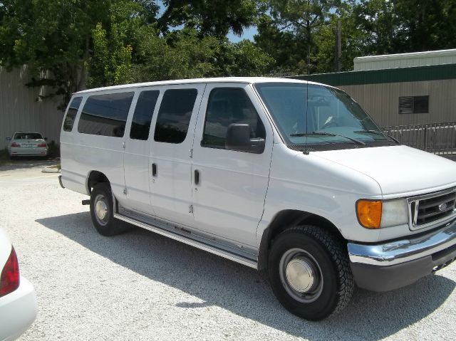 Ford Econoline Wagon 2007 photo 2