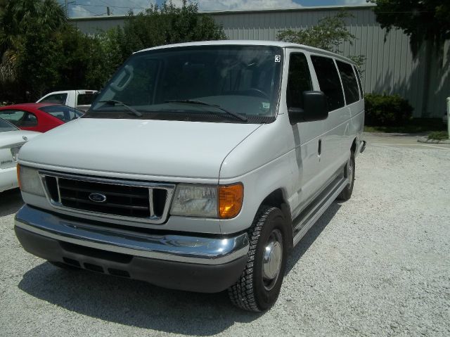 Ford Econoline Wagon 2007 photo 3