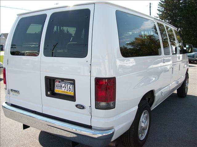 Ford Econoline Wagon 2007 photo 4