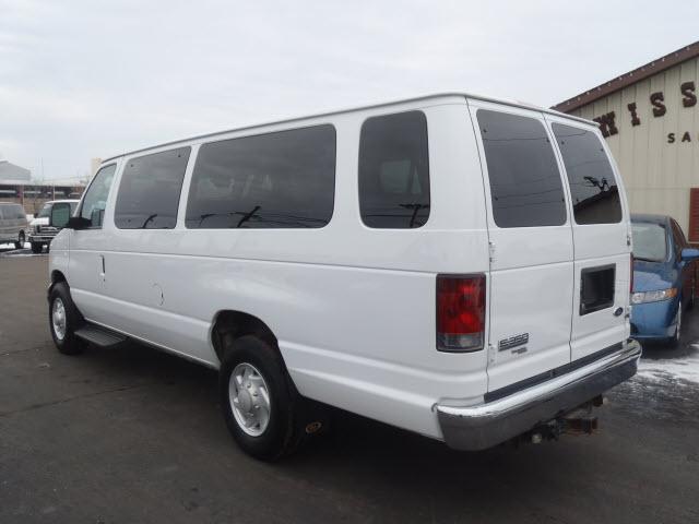 Ford Econoline Wagon 2007 photo 4