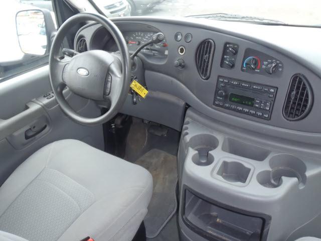 Ford Econoline Wagon 2007 photo 1