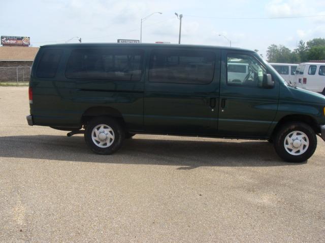 Ford Econoline Wagon 2007 photo 1