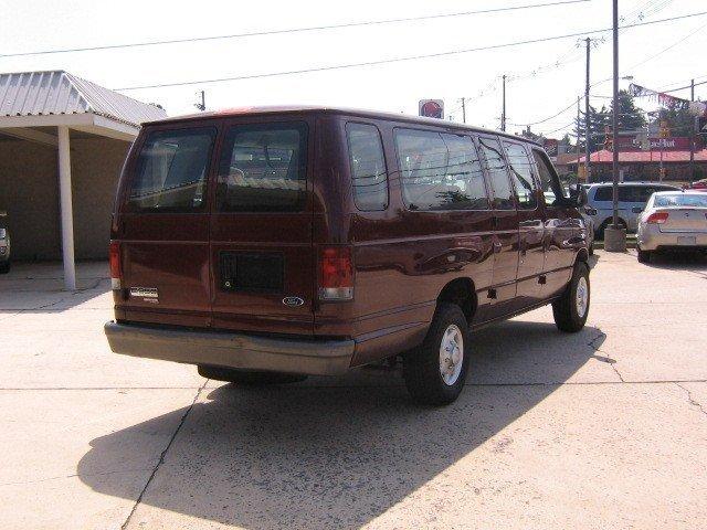 Ford Econoline Wagon 2007 photo 1