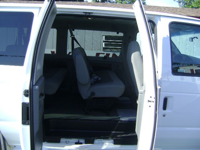 Ford Econoline Wagon Navigation W/premium Pk.plus Passenger Van