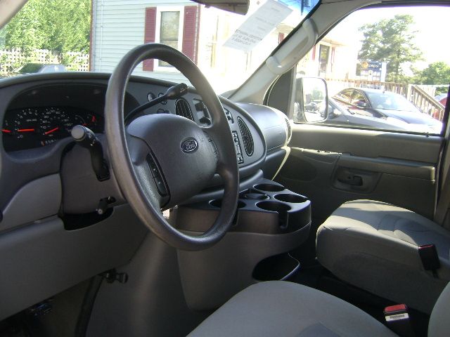 Ford Econoline Wagon 2007 photo 1