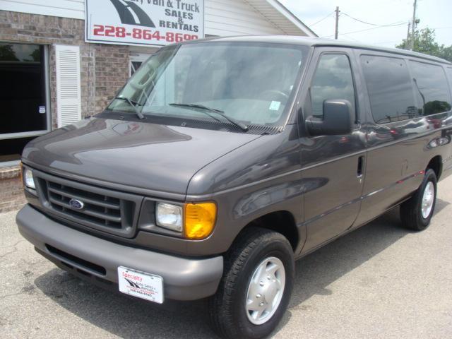 Ford Econoline Wagon 2007 photo 4
