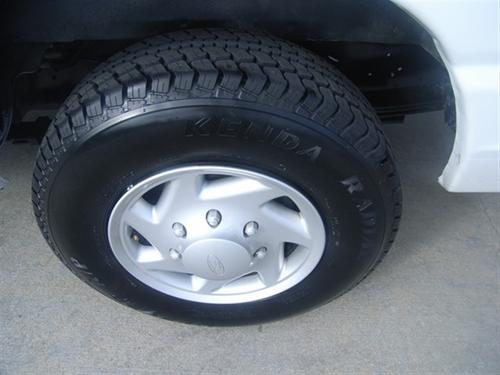 Ford Econoline Wagon 2008 photo 3