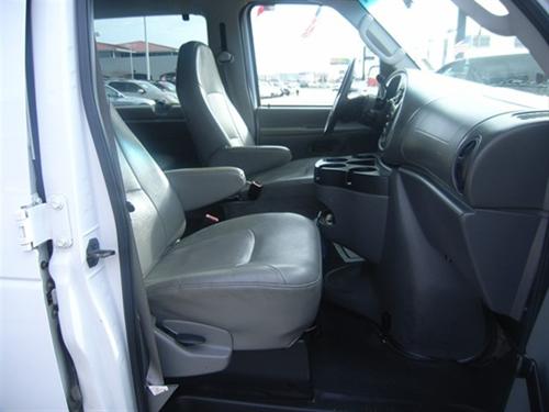 Ford Econoline Wagon 2008 photo 4