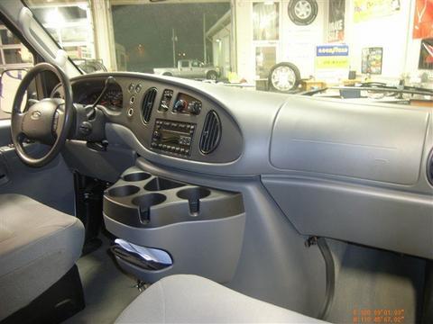 Ford Econoline Wagon 2008 photo 1