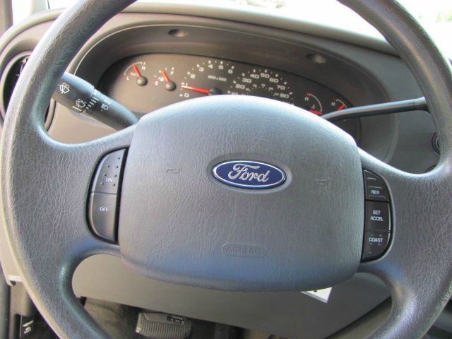 Ford Econoline Wagon 2008 photo 13