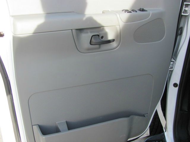 Ford Econoline Wagon 2008 photo 14