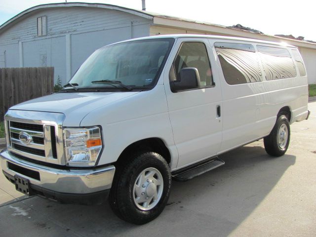Ford Econoline Wagon 2008 photo 20