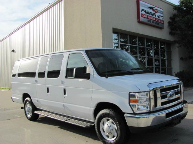 Ford Econoline Wagon 2008 photo 22