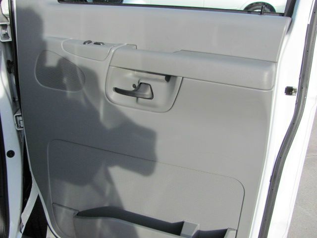 Ford Econoline Wagon 2008 photo 4