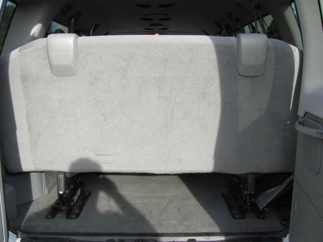 Ford Econoline Wagon 2008 photo 8