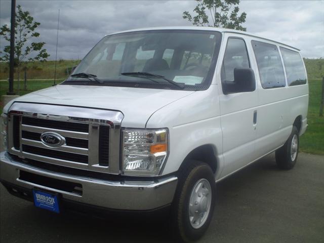 Ford Econoline Wagon 2008 photo 4