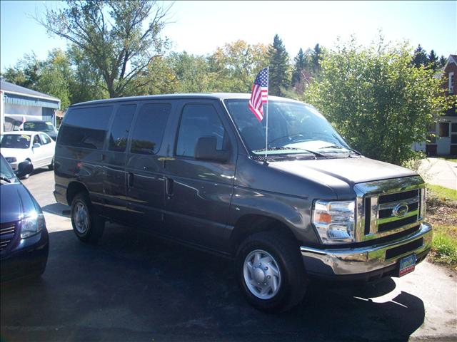 Ford Econoline Wagon Sport 4WD Passenger Van