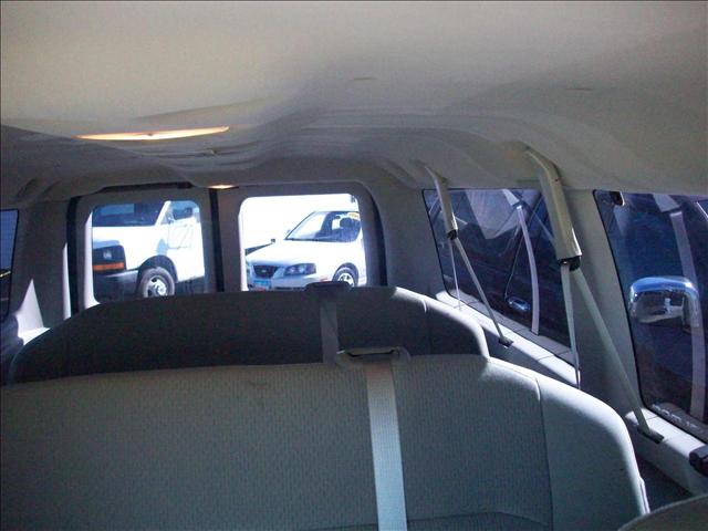 Ford Econoline Wagon 2008 photo 5