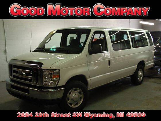 Ford Econoline Wagon 4WD CREW CAB 172lariat Passenger Van
